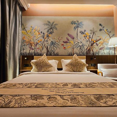 The Palm Suite At Lava Mansion George Town Buitenkant foto
