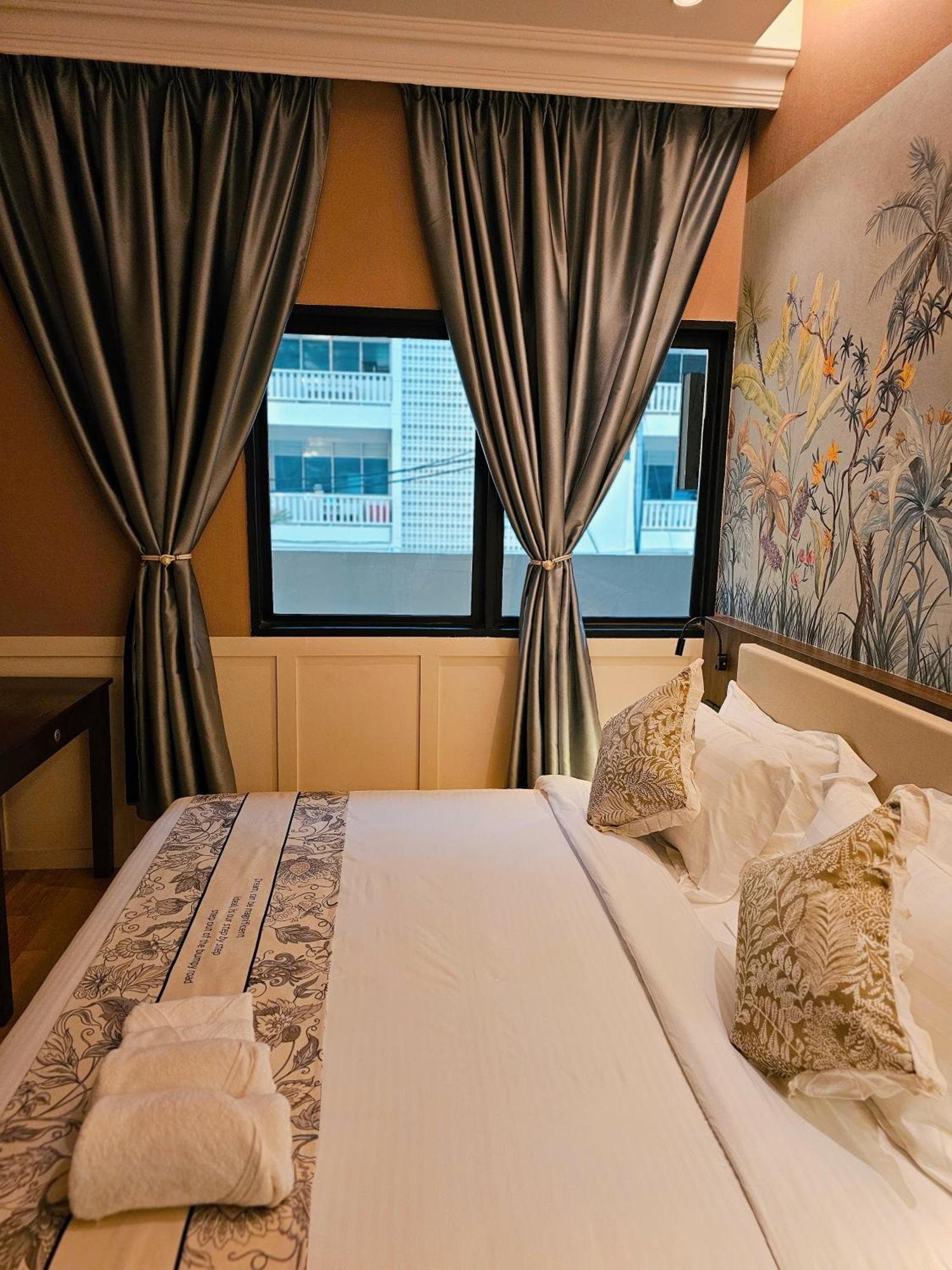 The Palm Suite At Lava Mansion George Town Buitenkant foto
