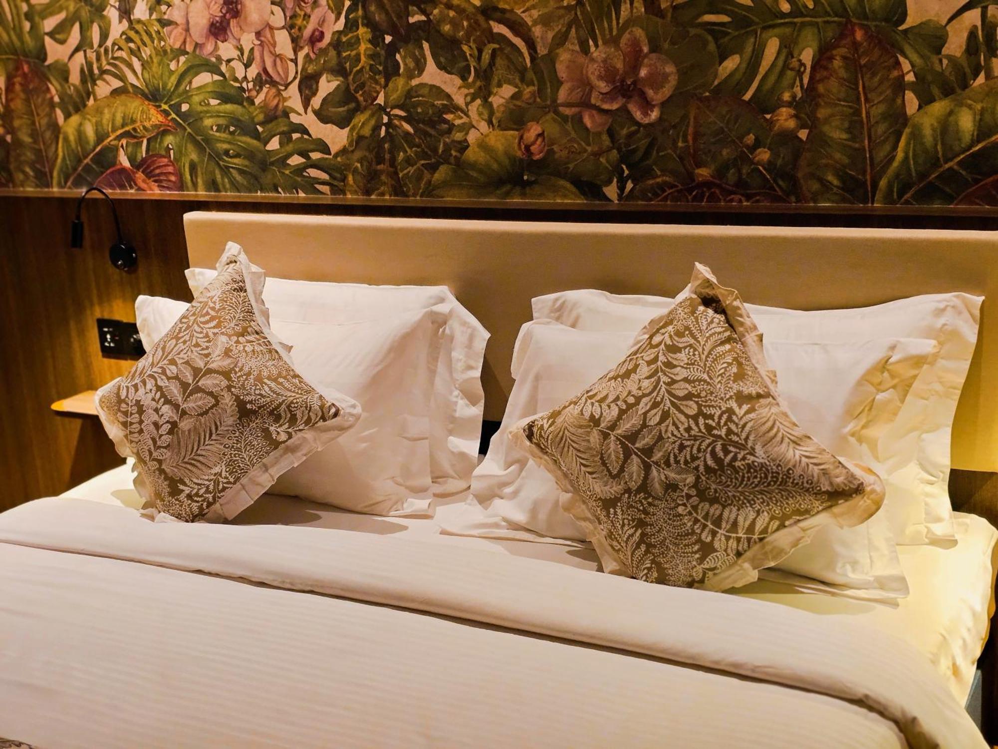 The Palm Suite At Lava Mansion George Town Buitenkant foto