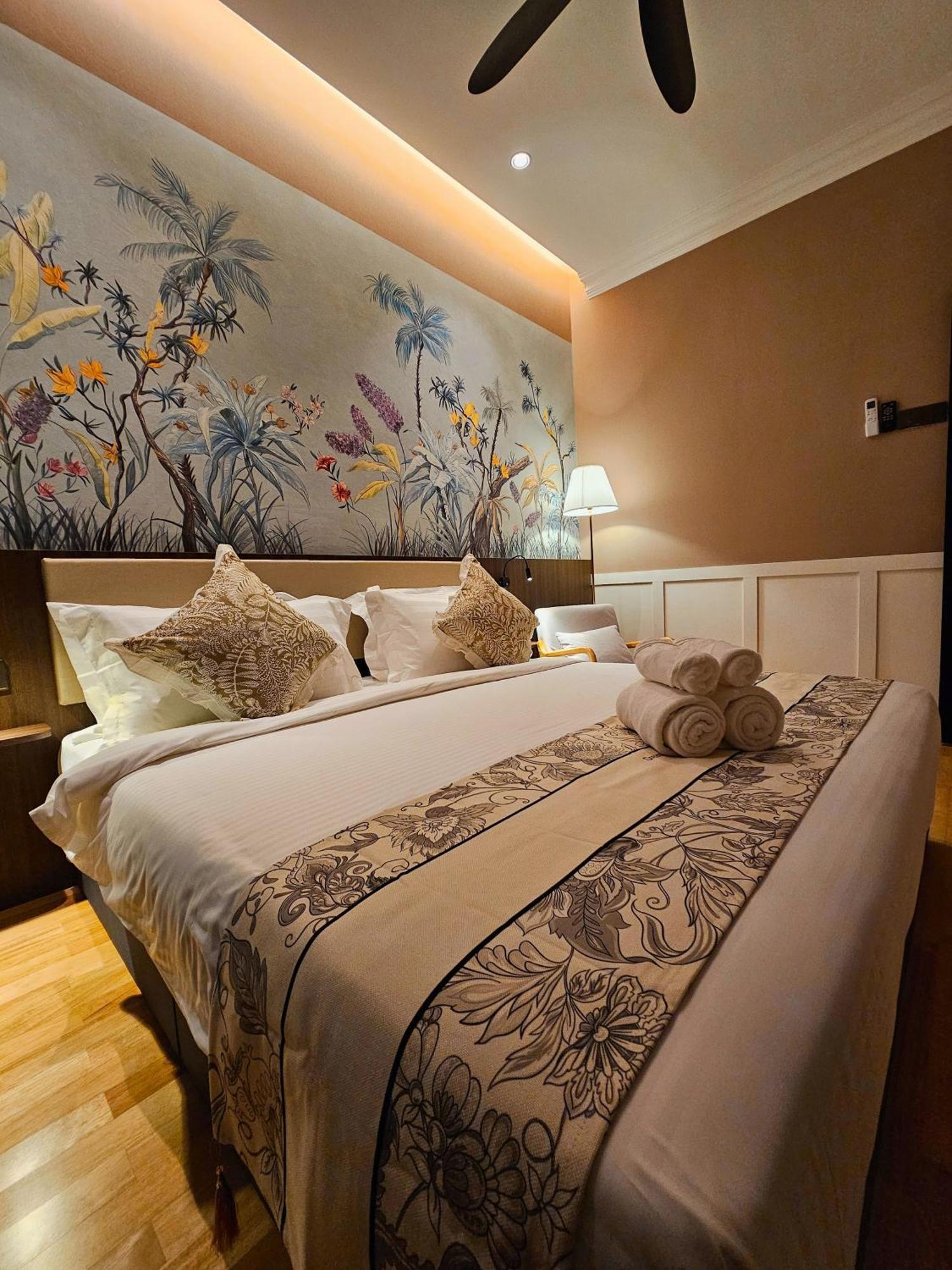 The Palm Suite At Lava Mansion George Town Buitenkant foto