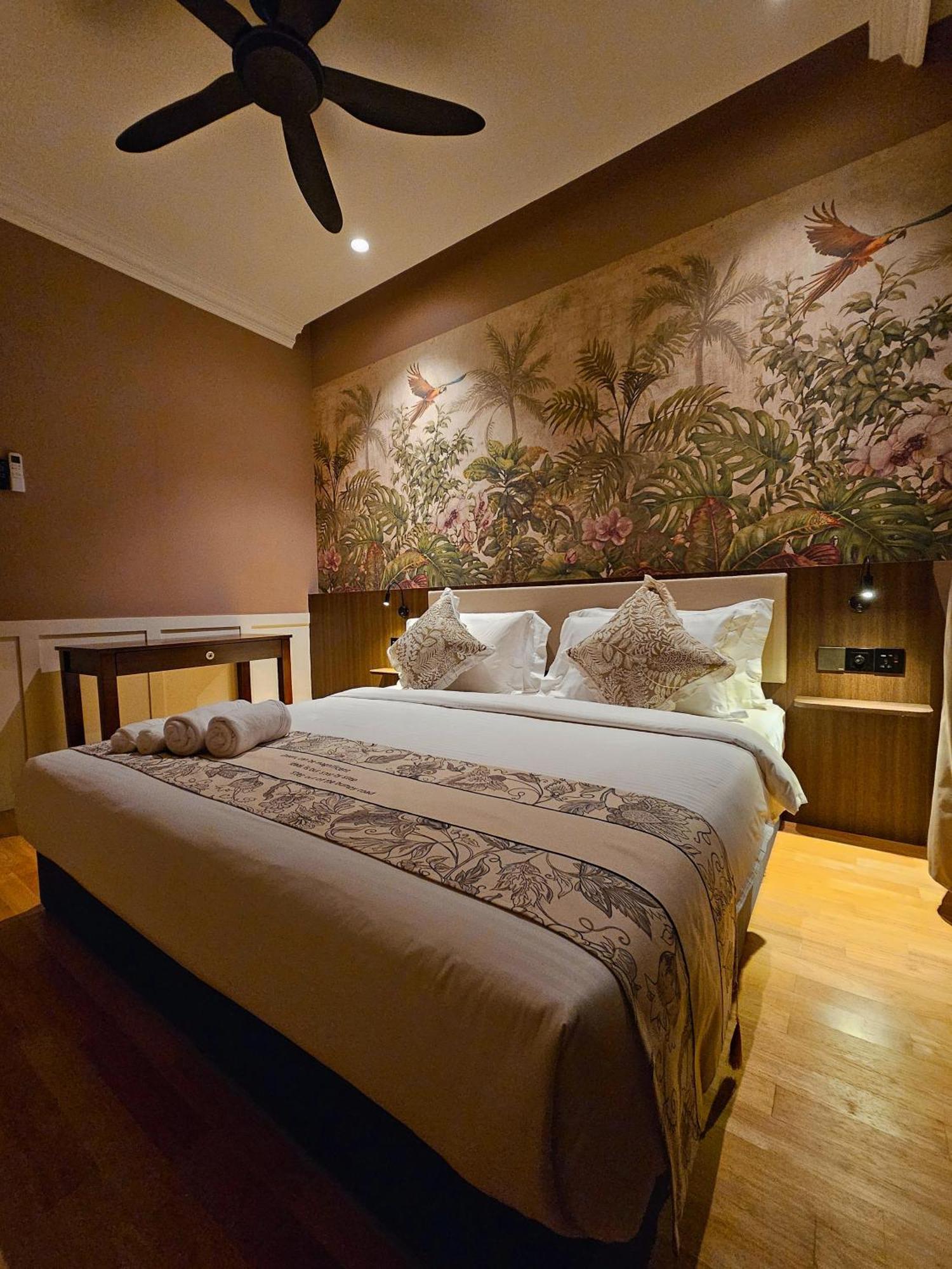 The Palm Suite At Lava Mansion George Town Buitenkant foto